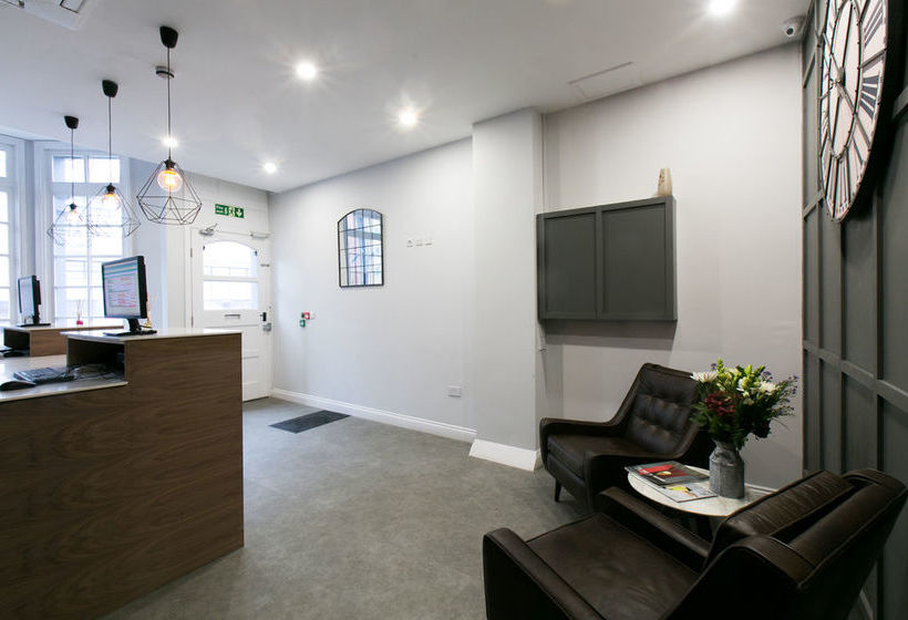 ホテル Townhouse 16 Ilford Hill