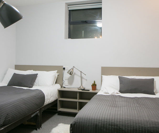 ホテル Townhouse 16 Ilford Hill