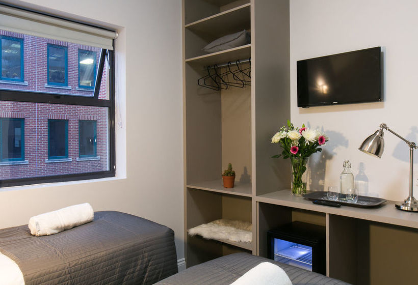 ホテル Townhouse 16 Ilford Hill