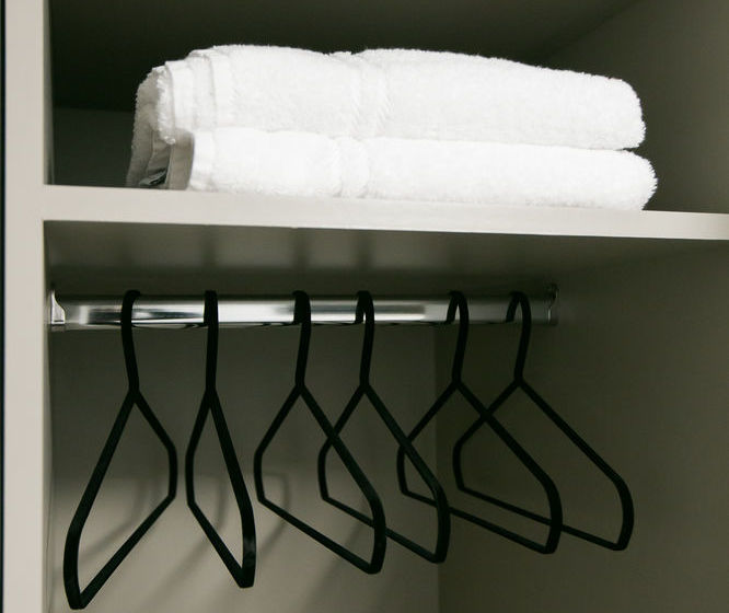 ホテル Townhouse 16 Ilford Hill