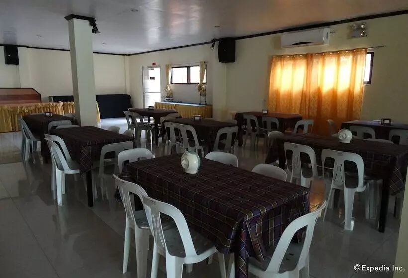 ホテル Ruemango Apartelle And Suites