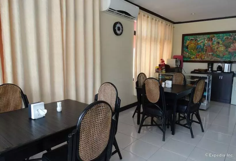 ホテル Ruemango Apartelle And Suites