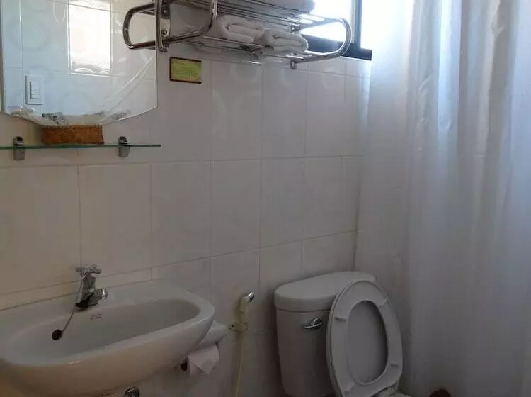 ホテル Ruemango Apartelle And Suites