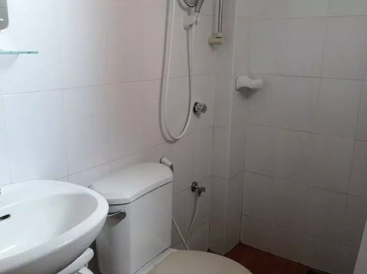 ホテル Ruemango Apartelle And Suites