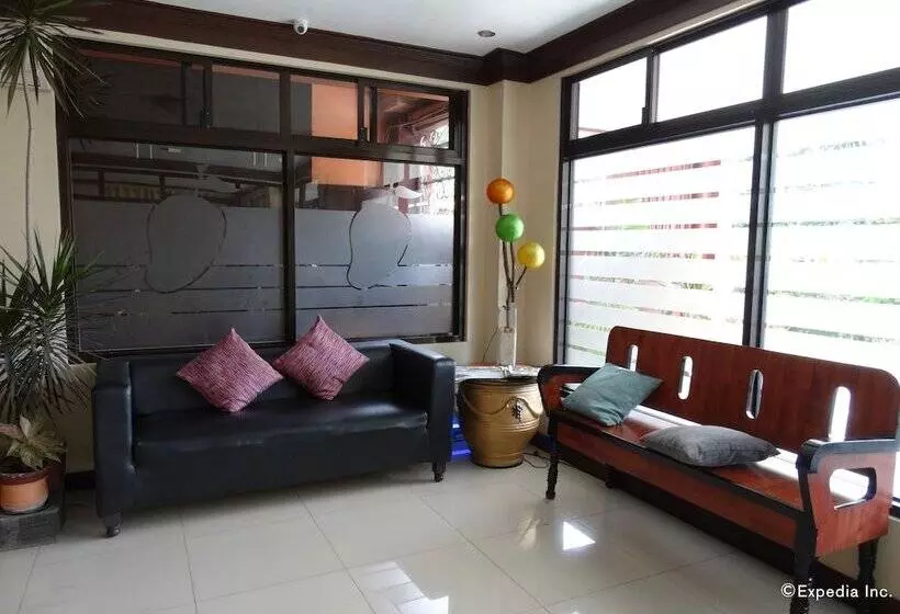 ホテル Ruemango Apartelle And Suites