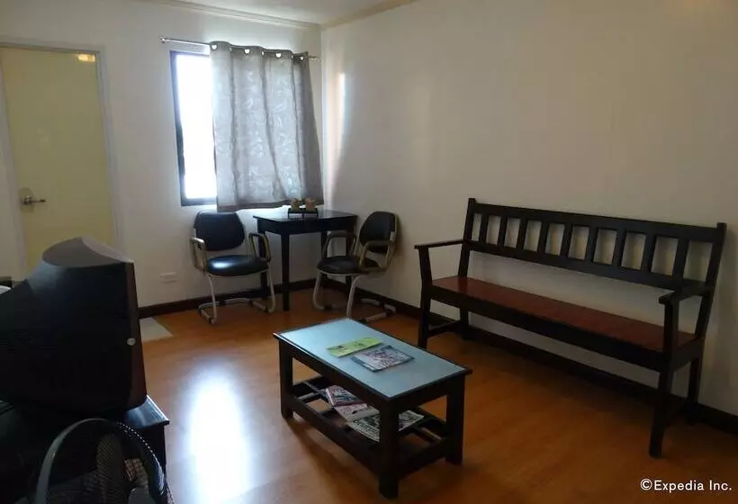 ホテル Ruemango Apartelle And Suites