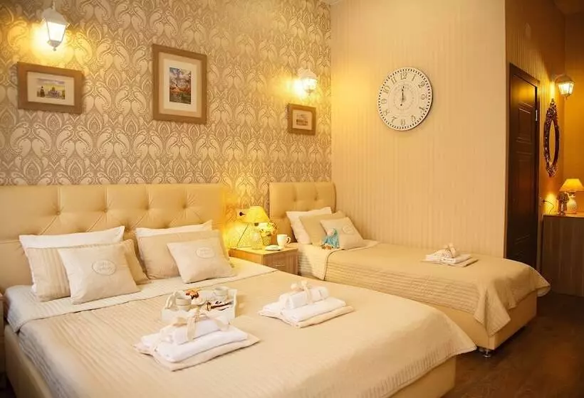 هتل Silver Sphere Inn