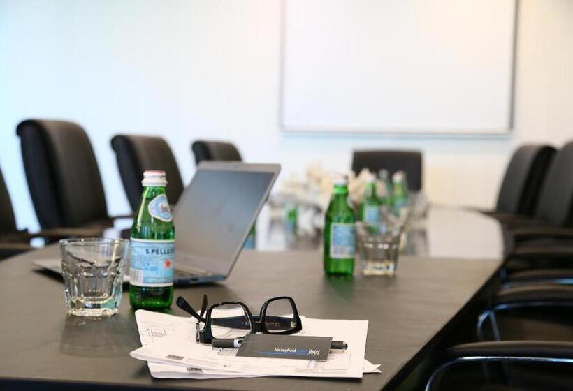 ホテル Springfield Lakes Boutique