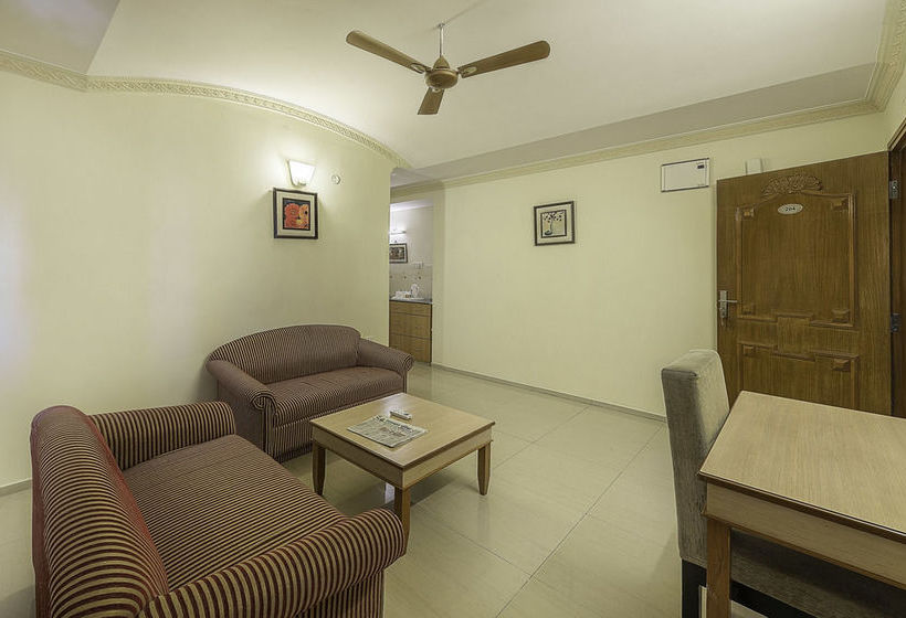 בית מלון כפרי Treebo Trend Woodsvilla Suites