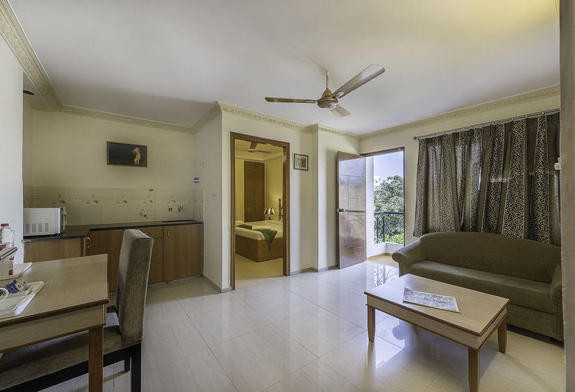 בית מלון כפרי Treebo Trend Woodsvilla Suites