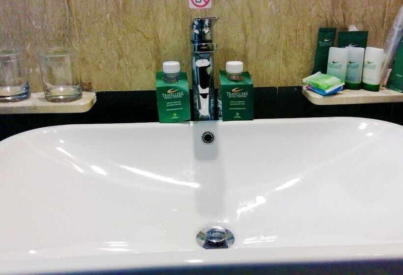 Travellers Hotel Phinisi