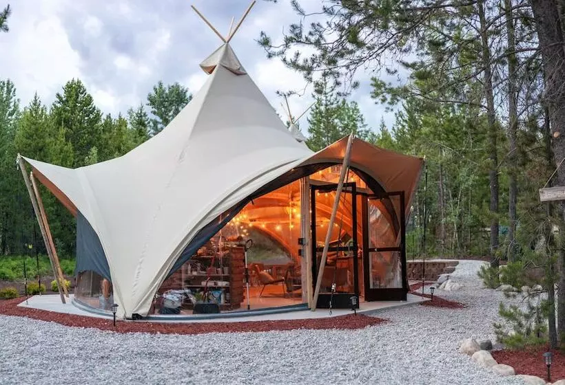 Hotelli Under Canvas Glacier