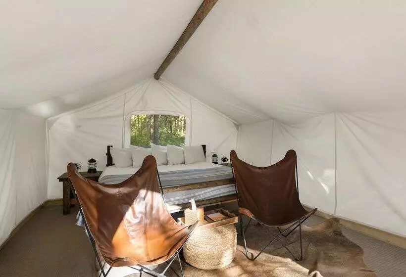 Hotelli Under Canvas Glacier