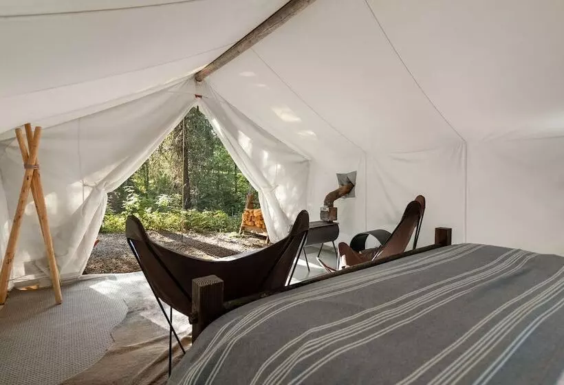 Hotelli Under Canvas Glacier