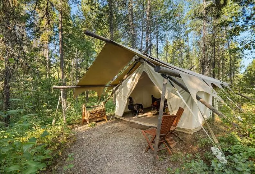 Hotelli Under Canvas Glacier