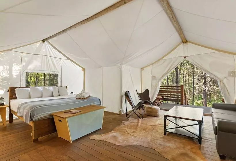 Hotelli Under Canvas Glacier
