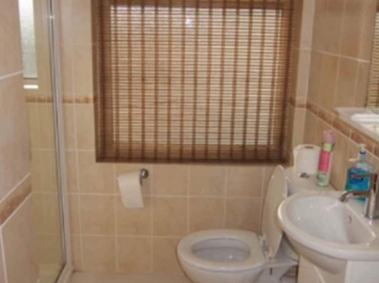 بنسيون Grisnoir Guest House