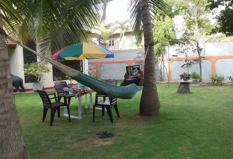 膳宿费 Sugandi Inn