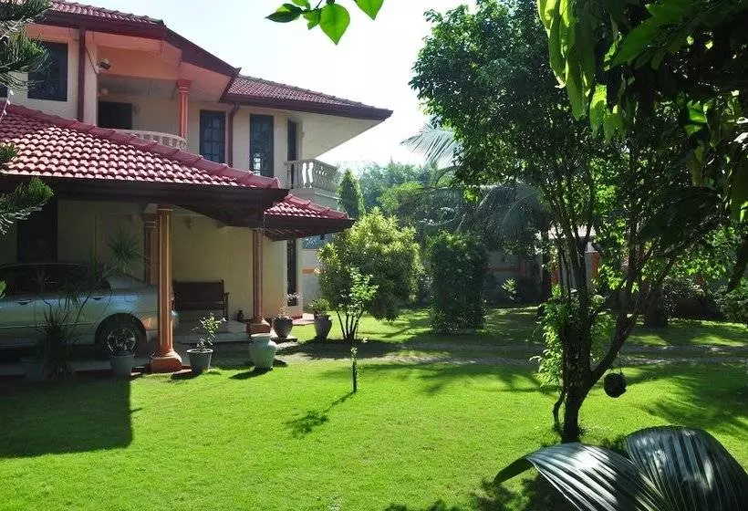 膳宿费 Sugandi Inn