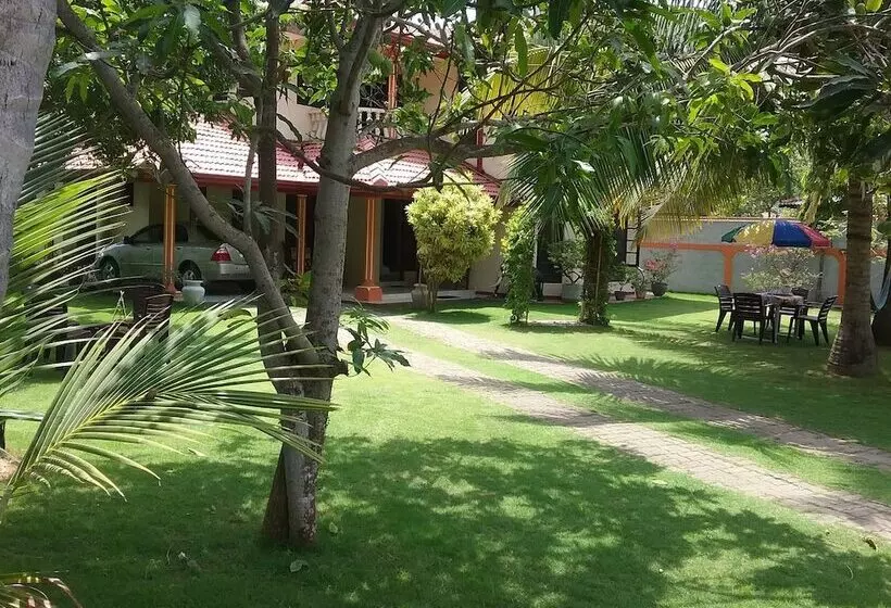 膳宿费 Sugandi Inn