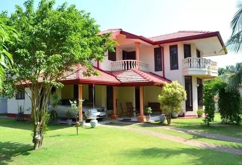 膳宿费 Sugandi Inn