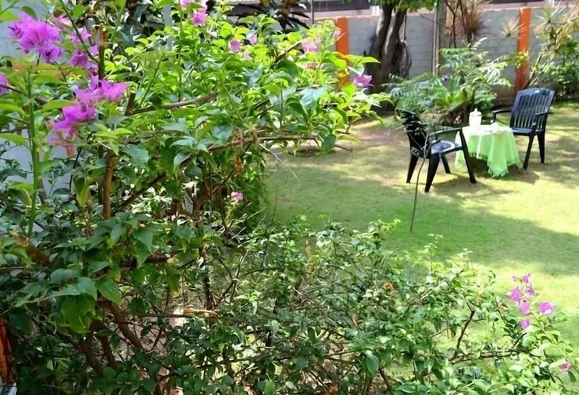 膳宿费 Sugandi Inn