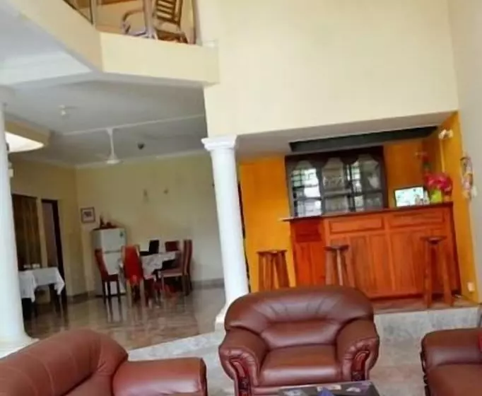 膳宿费 Sugandi Inn