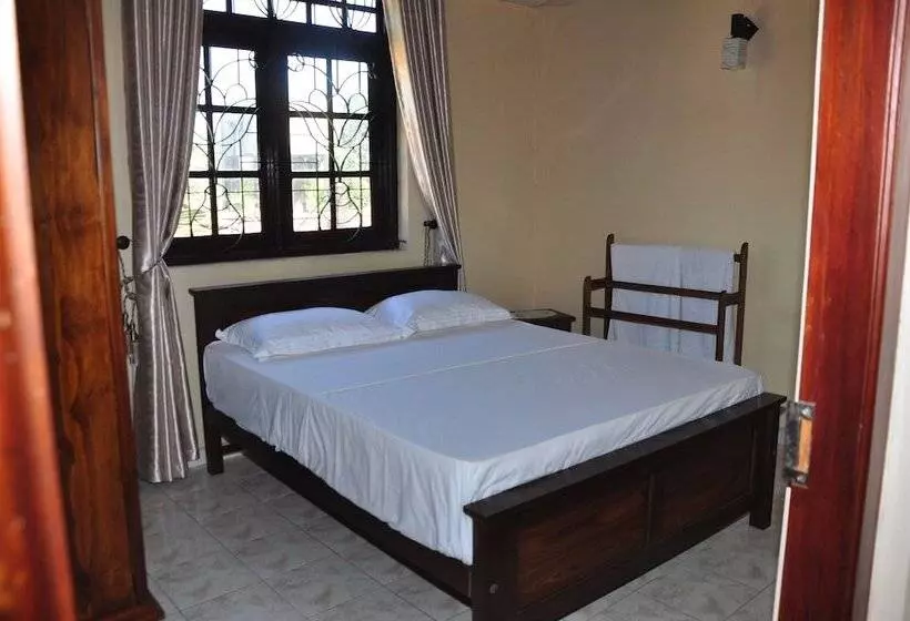 膳宿费 Sugandi Inn