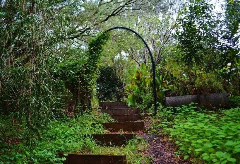 Black Cockatoo Lodge