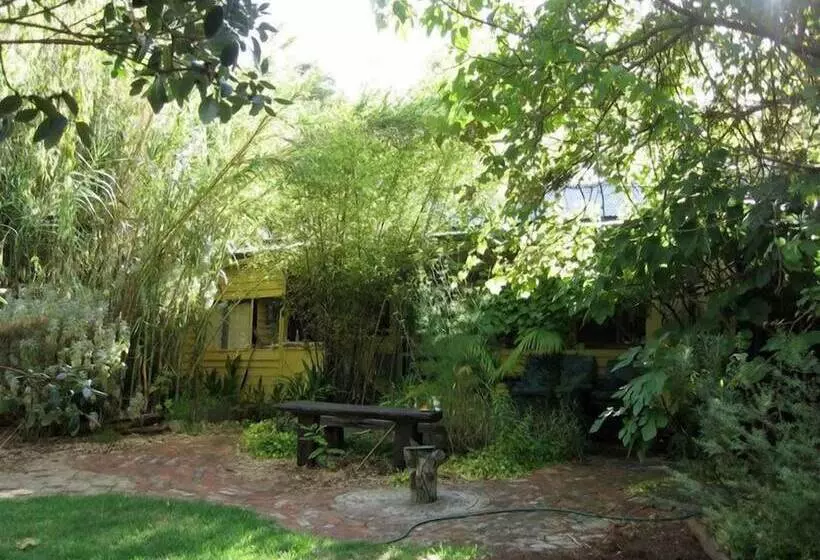 Black Cockatoo Lodge