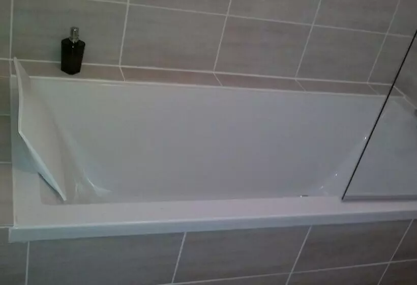 ベッドアンドブレックファースト Les Marronniers