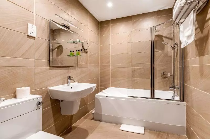 Grand Sapphire Hotel & Banqueting