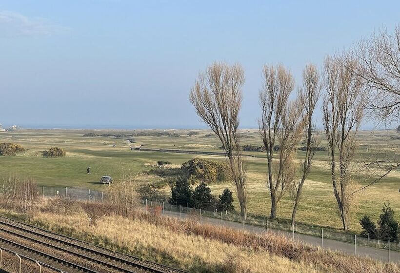 19th Hole Hotel, Carnoustie