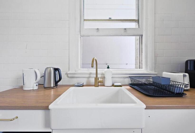 호텔 Venus Harbourside Female Only Hostel