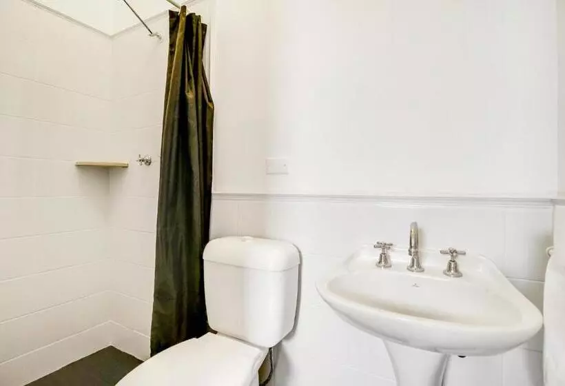 هتل Venus Harbourside   Female Only Hostel