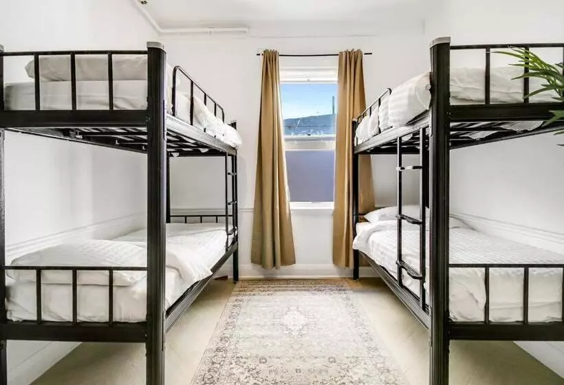 هتل Venus Harbourside   Female Only Hostel