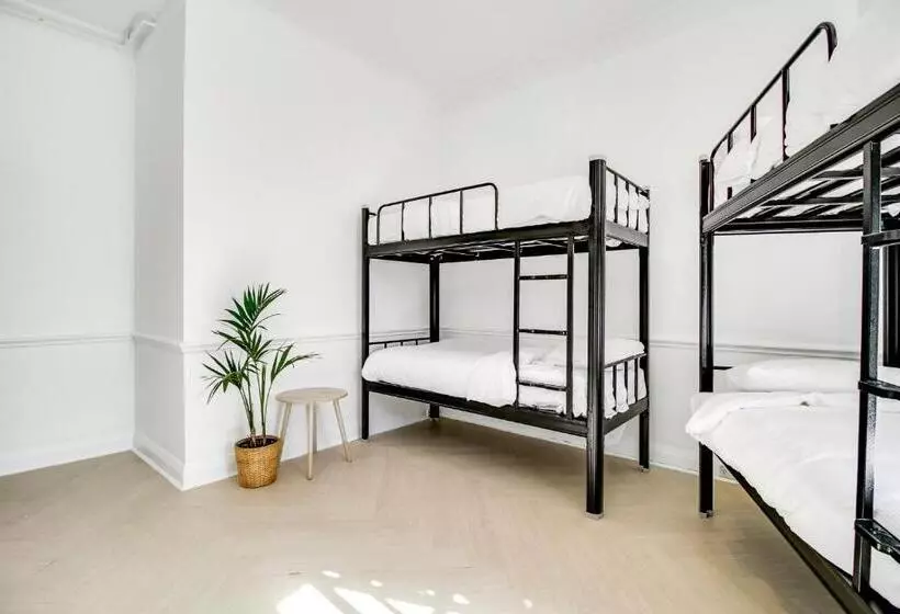 هتل Venus Harbourside   Female Only Hostel