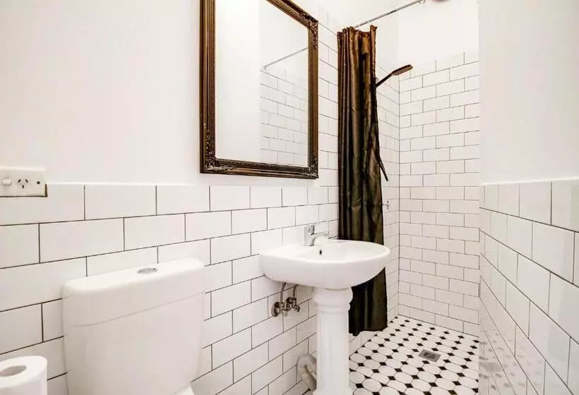 هتل Venus Harbourside   Female Only Hostel