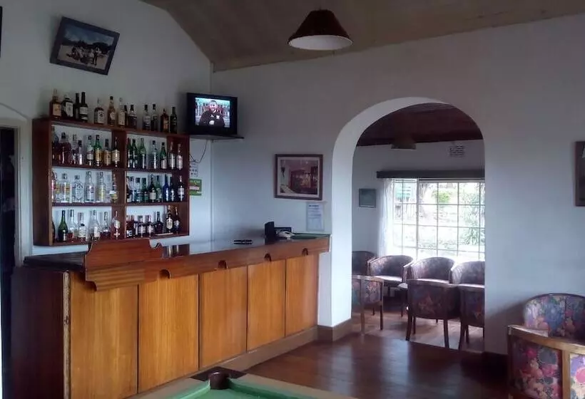 هتل Jacaranda Lake Elementaita Lodge