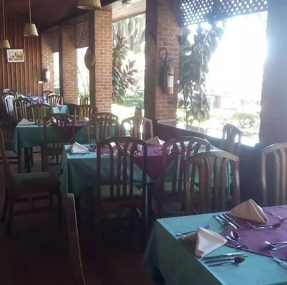 هتل Jacaranda Lake Elementaita Lodge