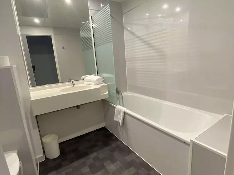 فندق Kyriad Direct Lyon Nord Dardilly