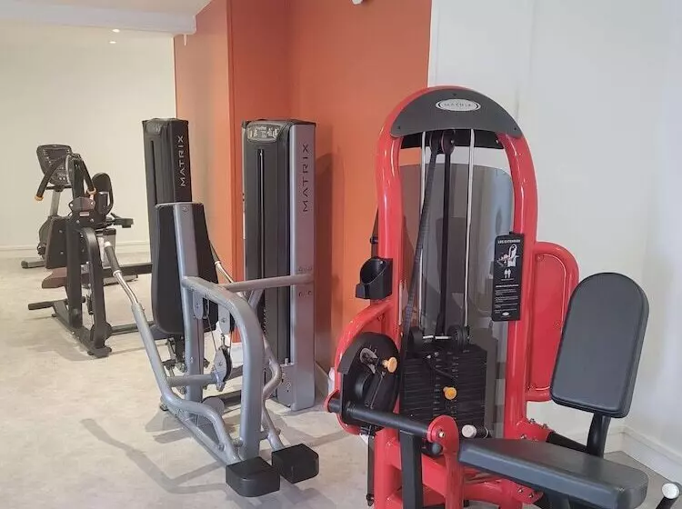 فندق Kyriad Direct Lyon Nord Dardilly