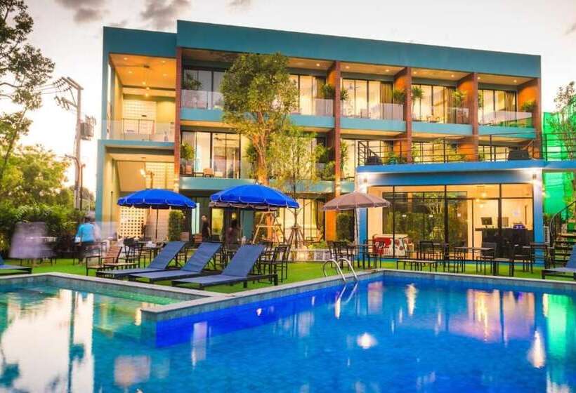 Отель Peace Blue Naiharn Naturist Resort Phuket