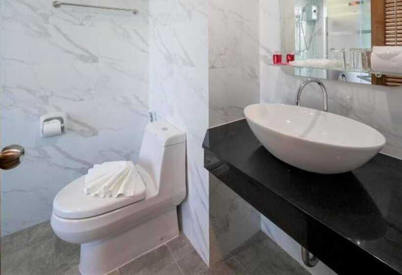 Отель Peace Blue Naiharn Naturist Resort Phuket