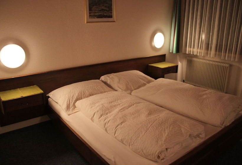 Отель Garni  Nova