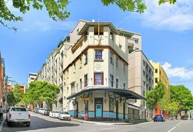 هتل Venus Harbourside   Female Only Hostel