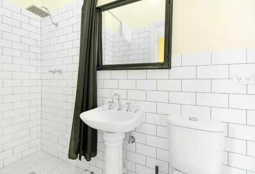 هتل Venus Harbourside   Female Only Hostel