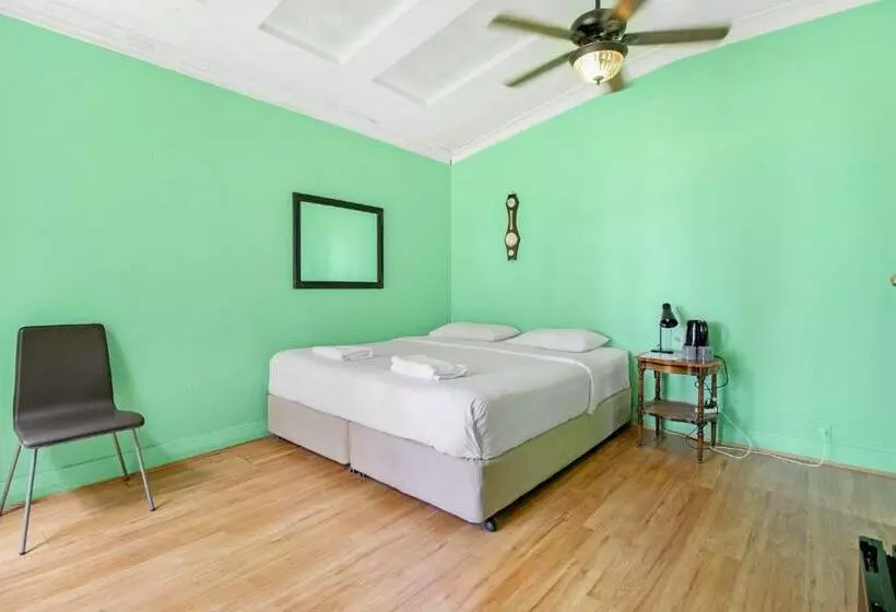 هتل Venus Harbourside   Female Only Hostel