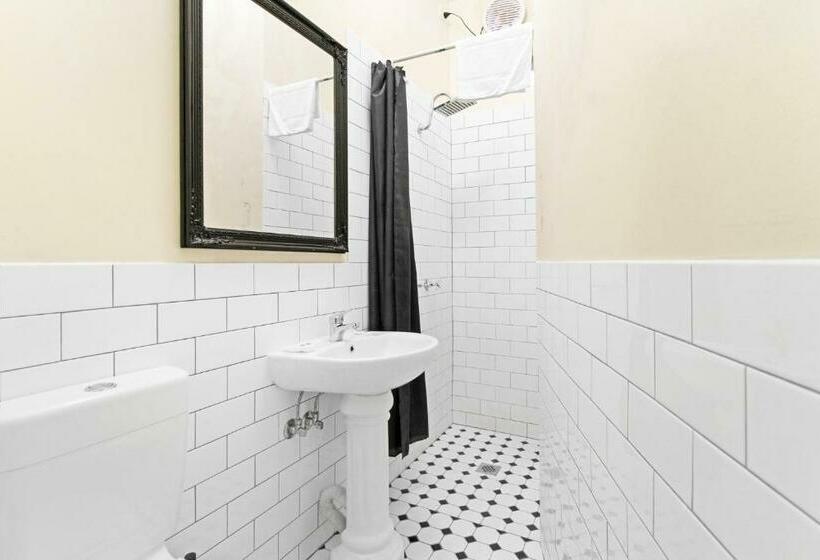 호텔 Venus Harbourside Female Only Hostel