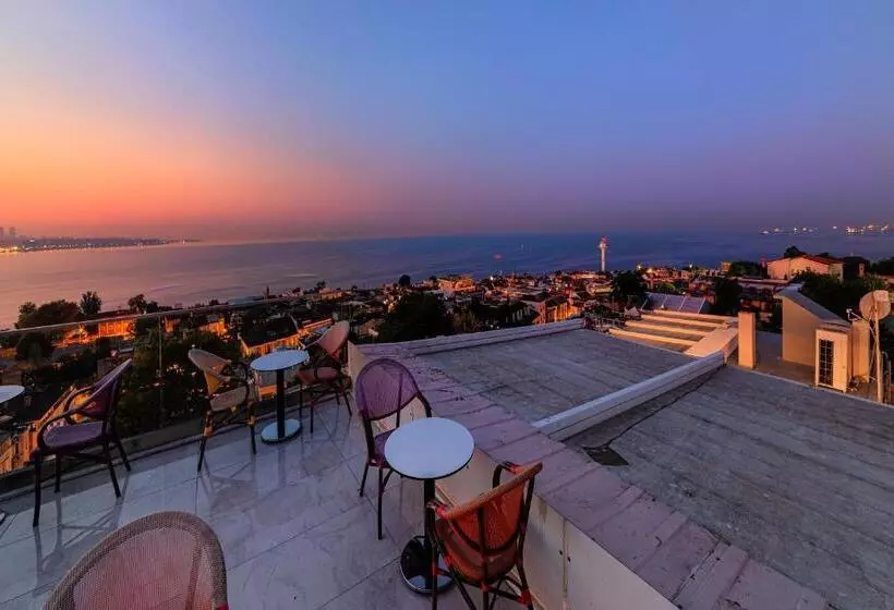 ホテル The Magnaura Palace